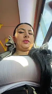 Abril Luv online show from 02-19-25, 12:22