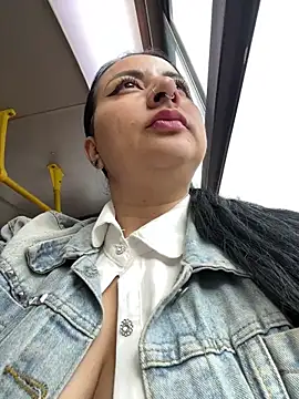 Abril Luv online show from 02-21-25, 12:28