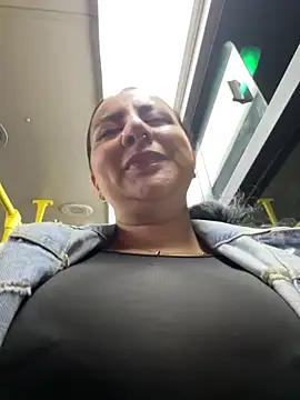 Abril Luv online show from 03-12-26, 12:39