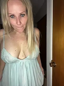Snapshot of Sexual_Lovable_Doll chatting on 03-23-25, 07:20 Sexual Lovable Doll online show from 03-23-25, 07:20