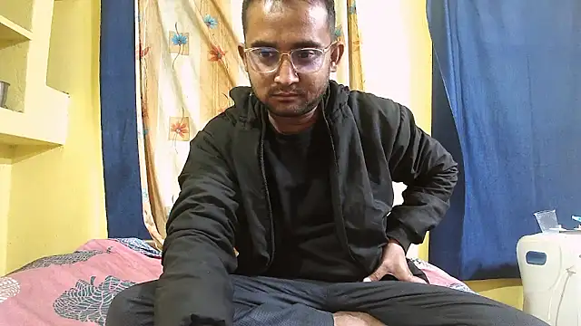 Snapshot of Cute_boy2000 chatting on 01-24-25, 01:24 Cute boy2000 online show from 01-24-25, 01:24