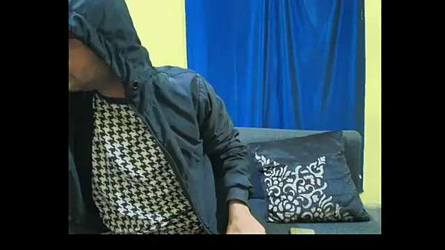 Cute boy2000 online show from 11-25-25, 12:32