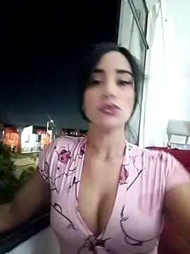 Snapshot of _nathaly_sweet chatting on 10-19-25, 04:35 nathaly sweet online show from 10-19-25, 04:35