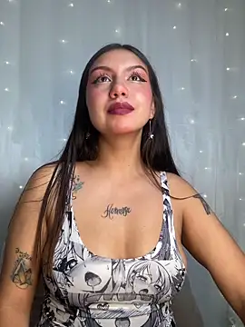 Snapshot of Cinnamon_Meow chatting on 11-18-25, 09:41 Cinnamon Meow online show from 11-18-25, 09:41