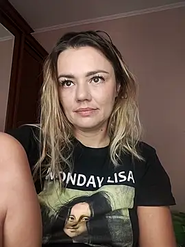 KrissSexi online show from 10-20-25, 05:19