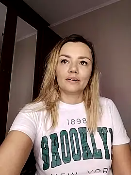 KrissSexi online show from 10-23-25, 05:18