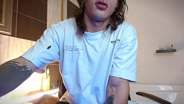 AlbertBernal69 online show from 12-19-25, 02:40