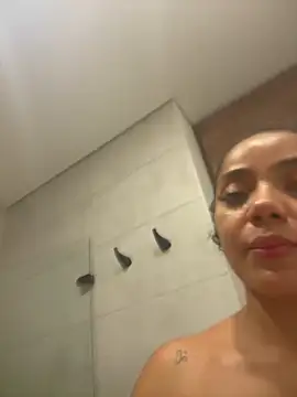 Snapshot of Mariecurl chatting on 12-14-24, 05:51 Mariecurl online show from 12-14-24, 05:51