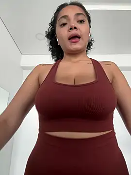 Snapshot of Mariecurl chatting on 01-26-25, 02:08 Mariecurl online show from 01-26-25, 02:08