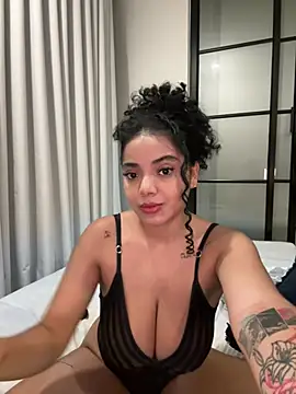 Snapshot of Mariecurl chatting on 02-16-25, 12:19 Mariecurl online show from 02-16-25, 12:19