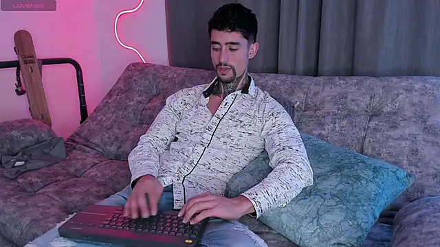 Snapshot of Mark_Kamper chatting on 09-19-25, 11:38 Mark Kamper online show from 09-19-25, 11:38