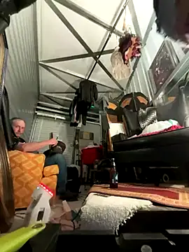 Snapshot of SummerBlueMoon chatting on 09-24-25, 05:00 SummerBlueMoon online show from 09-24-25, 05:00