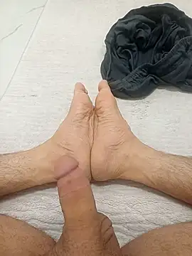 Hardapple01 online show from 09-27-25, 04:17