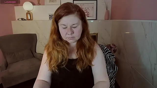 Snapshot of Mrs_Emilia chatting on 12-05-24, 02:00 Mrs Emilia online show from 12-05-24, 02:00