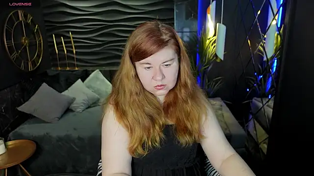 Snapshot of Mrs_Emilia chatting on 12-06-24, 12:34 Mrs Emilia online show from 12-06-24, 12:34