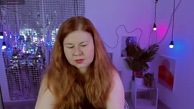 Snapshot of Mrs_Emilia chatting on 12-12-24, 05:04 Mrs Emilia online show from 12-12-24, 05:04