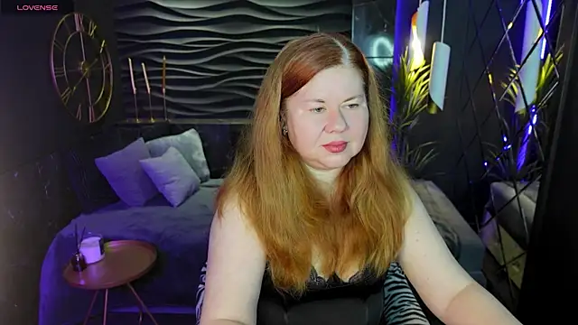 Snapshot of Mrs_Emilia chatting on 12-13-24, 09:41 Mrs Emilia online show from 12-13-24, 09:41