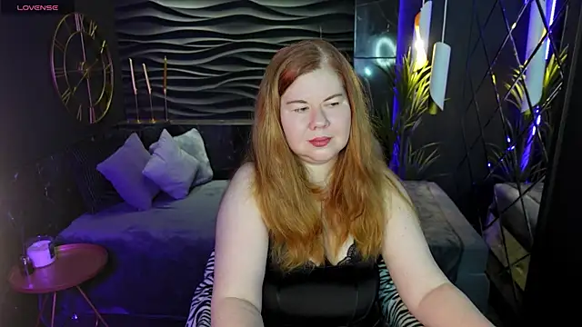 Snapshot of Mrs_Emilia chatting on 12-14-24, 12:44 Mrs Emilia online show from 12-14-24, 12:44