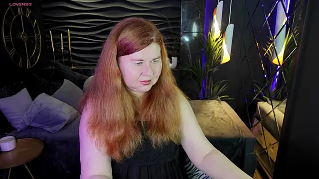 Snapshot of Mrs_Emilia chatting on 12-21-24, 11:24 Mrs Emilia online show from 12-21-24, 11:24