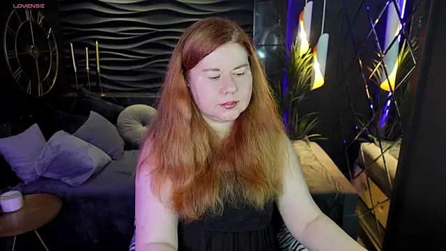 Snapshot of Mrs_Emilia chatting on 12-22-24, 02:28 Mrs Emilia online show from 12-22-24, 02:28