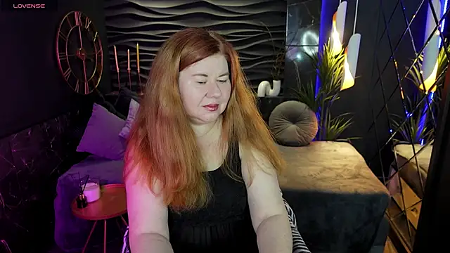 Snapshot of Mrs_Emilia chatting on 12-23-24, 01:40 Mrs Emilia online show from 12-23-24, 01:40