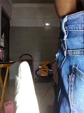 Snapshot of Stormward chatting on 11-05-25, 12:49 Stormward online show from 11-05-25, 12:49