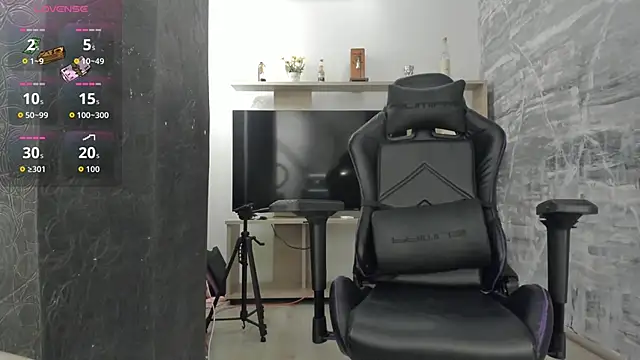 LunaBaker-1 online show from 10-09-25, 08:07