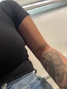 LunaBaker-1 online show from 11-17-25, 08:36