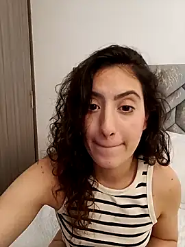 Snapshot of MIYESSI chatting on 11-10-25, 05:12 MIYESSI online show from 11-10-25, 05:12