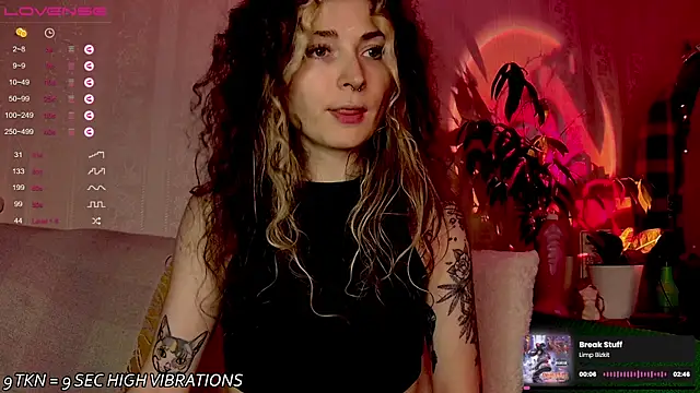 IttyKitty online show from 10-18-25, 06:19