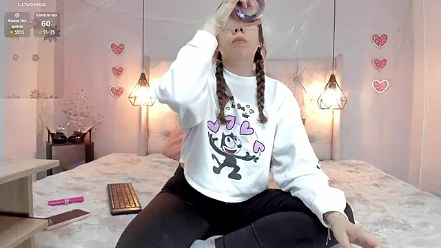 Snapshot of SakuraLee_ chatting on 03-03-26, 01:39 SakuraLee online show from 03-03-26, 01:39