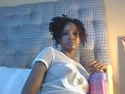 Snapshot of Babetys chatting on 10-15-25, 08:03 Babetys online show from 10-15-25, 08:03