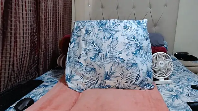 CHOCOLATEDARKBUSTYX online show from 10-09-25, 08:56