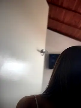 lauravasquez online show from 11-21-25, 05:44