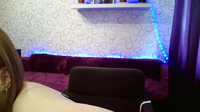 Snapshot of bariellass chatting on 03-10-25, 12:15 bariellass online show from 03-10-25, 12:15