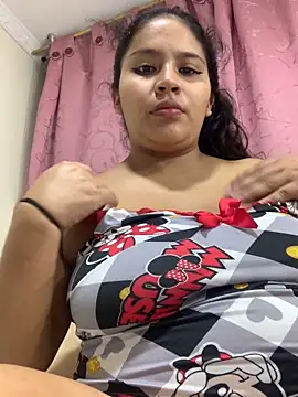 moncerrat luna online show from 10-10-25, 11:15