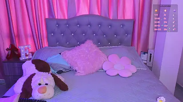 Snapshot of Emiily_Scott1 chatting on 10-07-25, 08:06 Emiily Scott1 online show from 10-07-25, 08:06