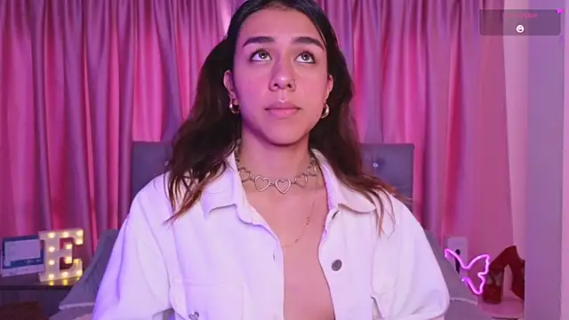 Snapshot of Emiily_Scott1 chatting on 11-07-25, 02:39 Emiily Scott1 online show from 11-07-25, 02:39