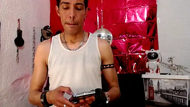 Snapshot of Mensecret69 chatting on 12-17-25, 12:38 Mensecret69 online show from 12-17-25, 12:38