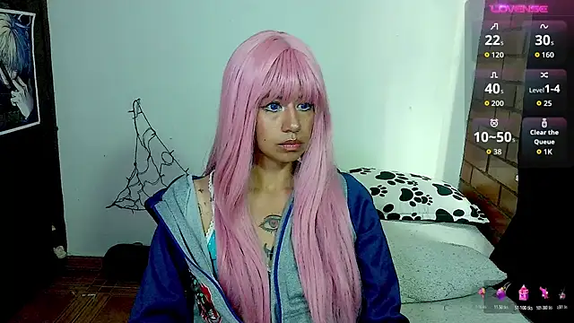 Snapshot of Roxanbunny1 chatting on 10-23-25, 09:02 Roxanbunny1 online show from 10-23-25, 09:02