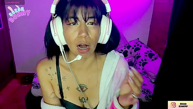Snapshot of Roxanbunny1 chatting on 11-07-25, 04:12 Roxanbunny1 online show from 11-07-25, 04:12