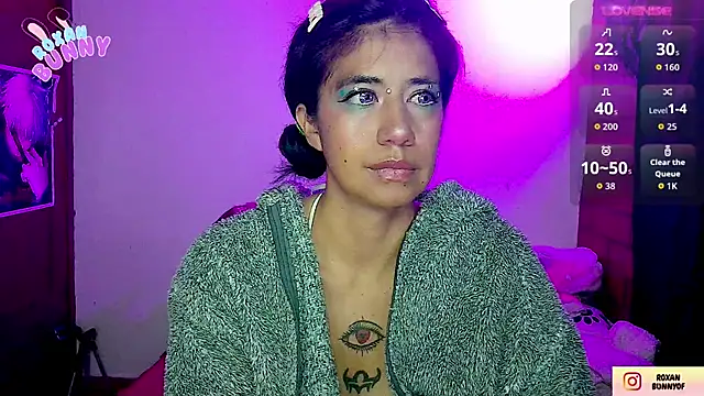 Snapshot of Roxanbunny1 chatting on 11-19-25, 06:24 Roxanbunny1 online show from 11-19-25, 06:24