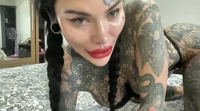 claudiacvc95 online show from 12-07-24, 04:42