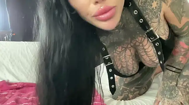 claudiacvc95 online show from 03-19-25, 04:25