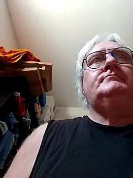 Snapshot of graham1980 chatting on 02-17-25, 03:53 graham1980 online show from 02-17-25, 03:53