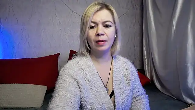 Snapshot of LILU_MS chatting on 12-15-25, 08:07 LILU MS online show from 12-15-25, 08:07