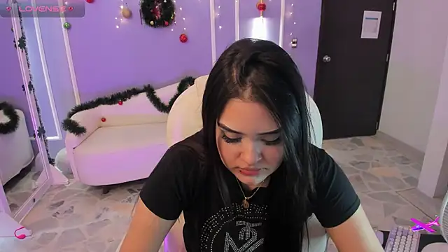 martinasaez online show from 12-15-24, 03:20