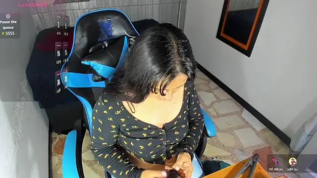 Charis 21 online show from 10-26-25, 01:44