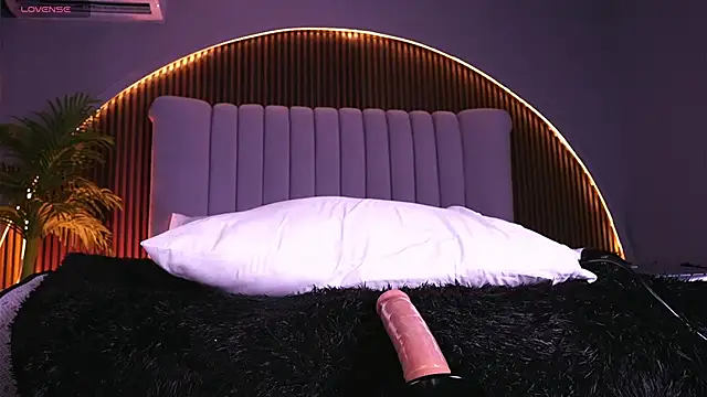 Victoriaxx  online show from 12-15-25, 11:20