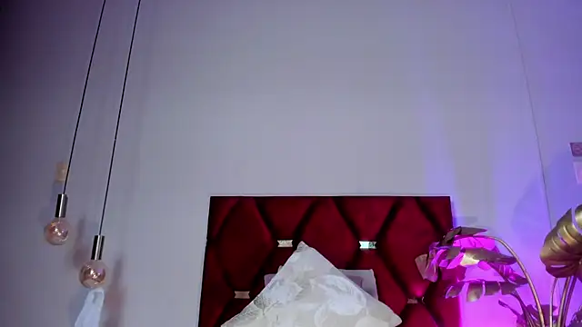 NoraDasilva online show from 12-18-25, 10:05